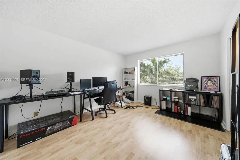 16257 Saddle Club Rd #201 Weston, FL 33326
