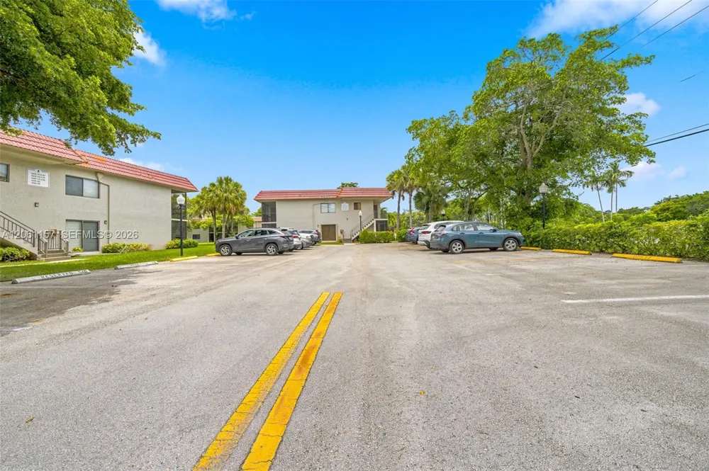 16257 Saddle Club Rd #201 Weston, FL 33326