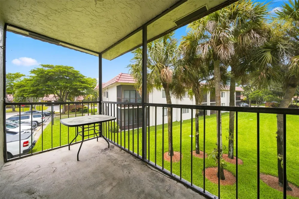 16257 Saddle Club Rd #201 Weston, FL 33326