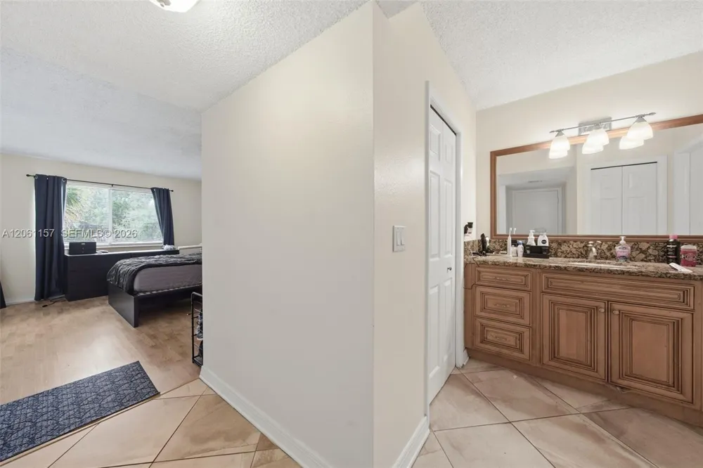 16257 Saddle Club Rd #201 Weston, FL 33326