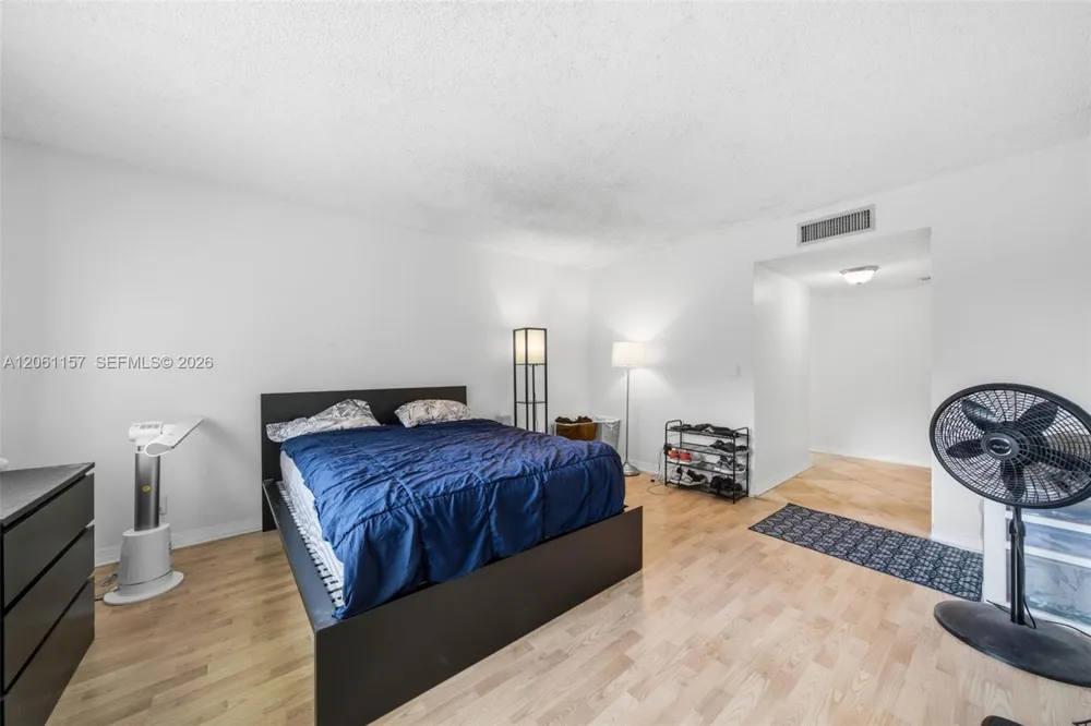 16257 Saddle Club Rd #201 Weston, FL 33326