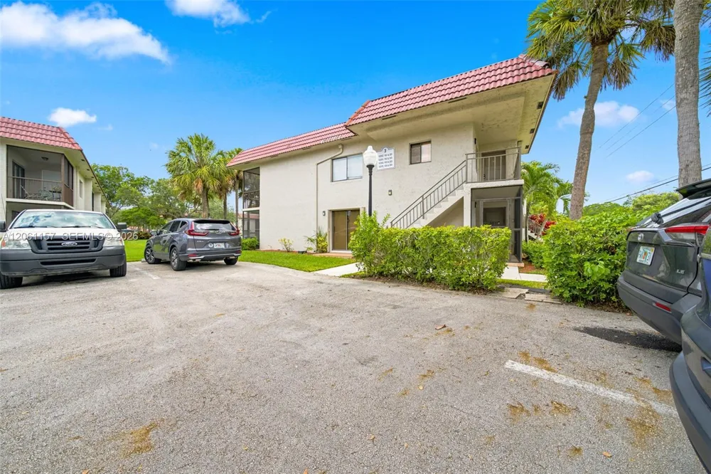 16257 Saddle Club Rd #201 Weston, FL 33326