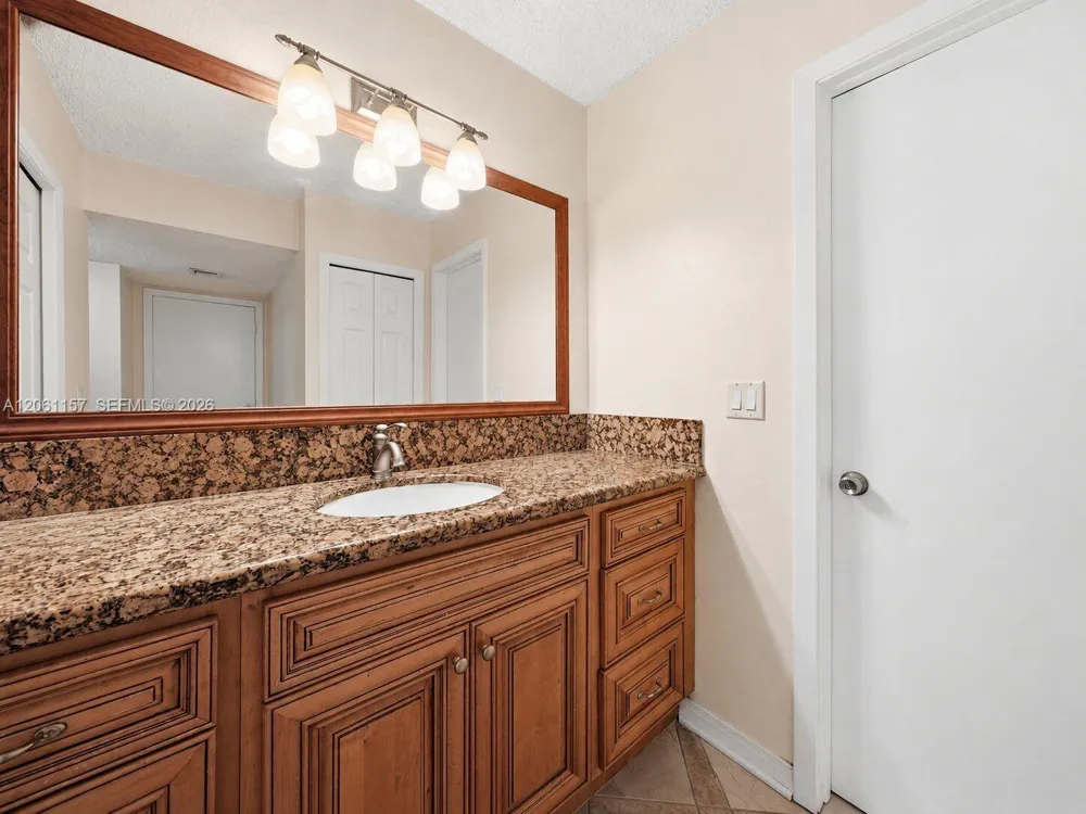 16257 Saddle Club Rd #201 Weston, FL 33326