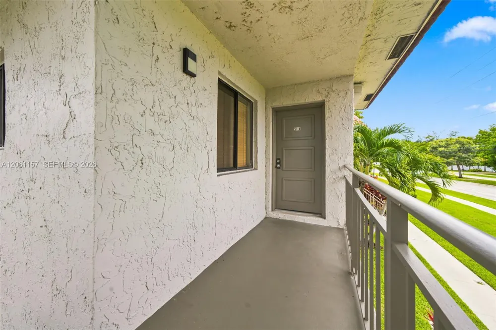 16257 Saddle Club Rd #201 Weston, FL 33326