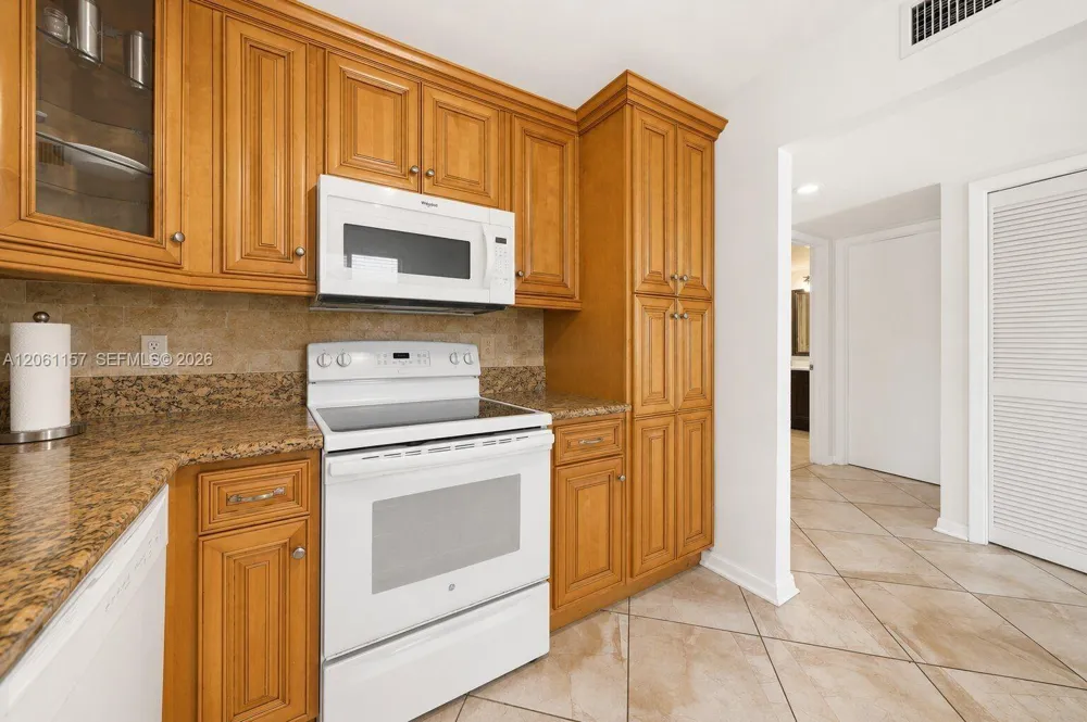 16257 Saddle Club Rd #201 Weston, FL 33326