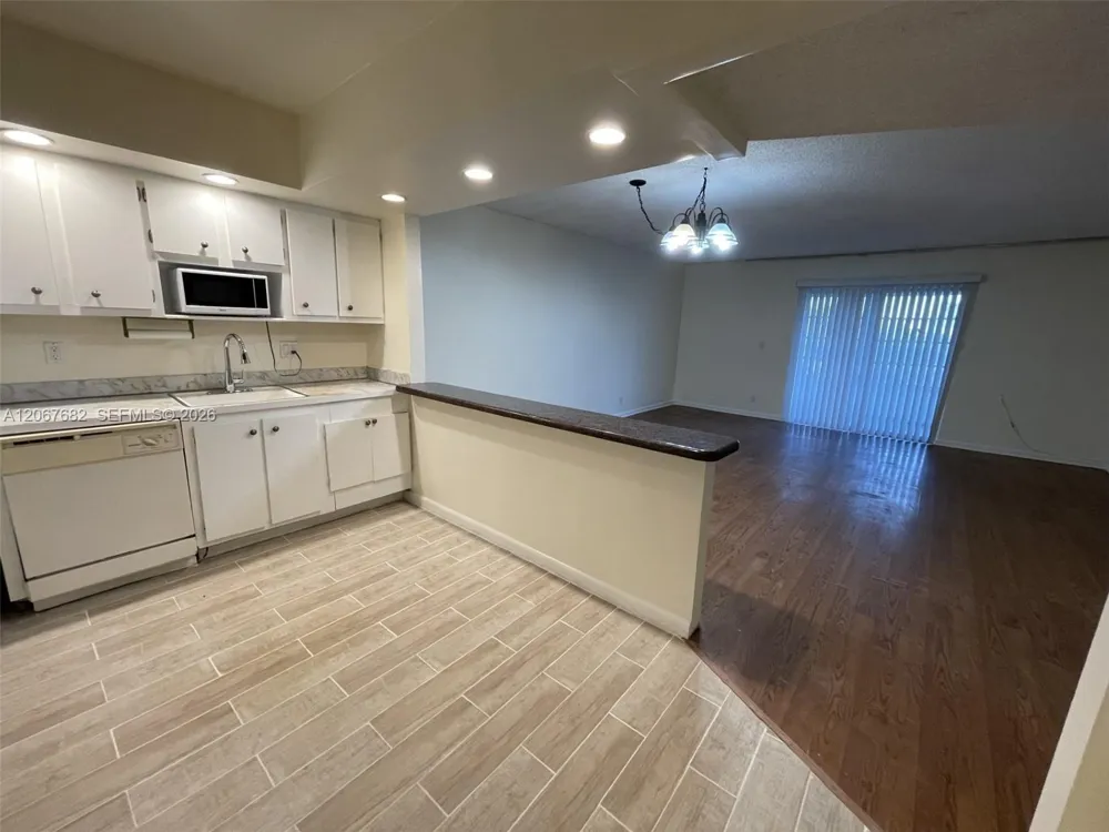 2061 NW 47th Ter #306 Lauderhill, FL 33313