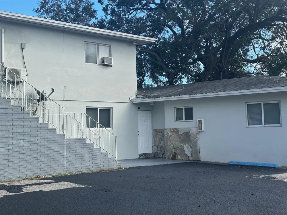 126 NW 8TH AVENUE #1 Dania Beach, FL 33004
