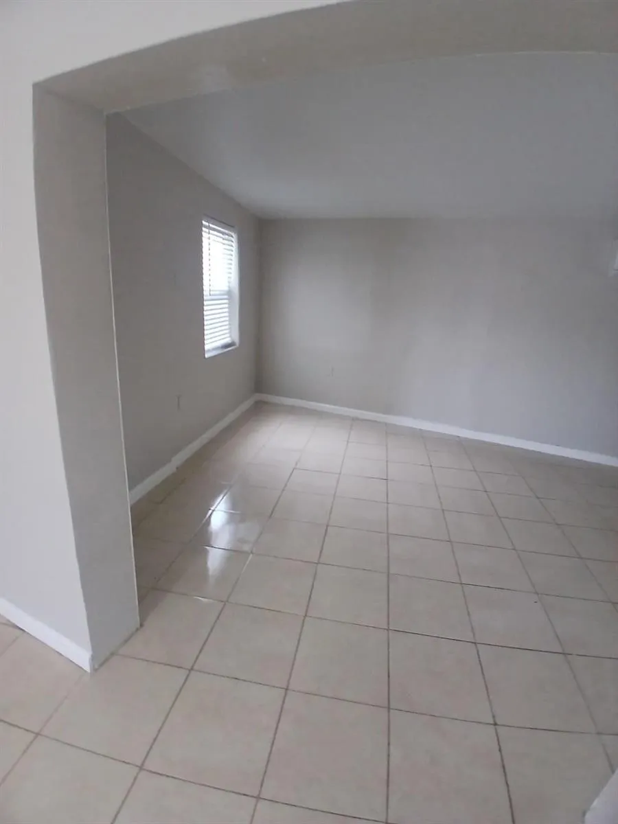 126 NW 8TH AVENUE #1 Dania Beach, FL 33004