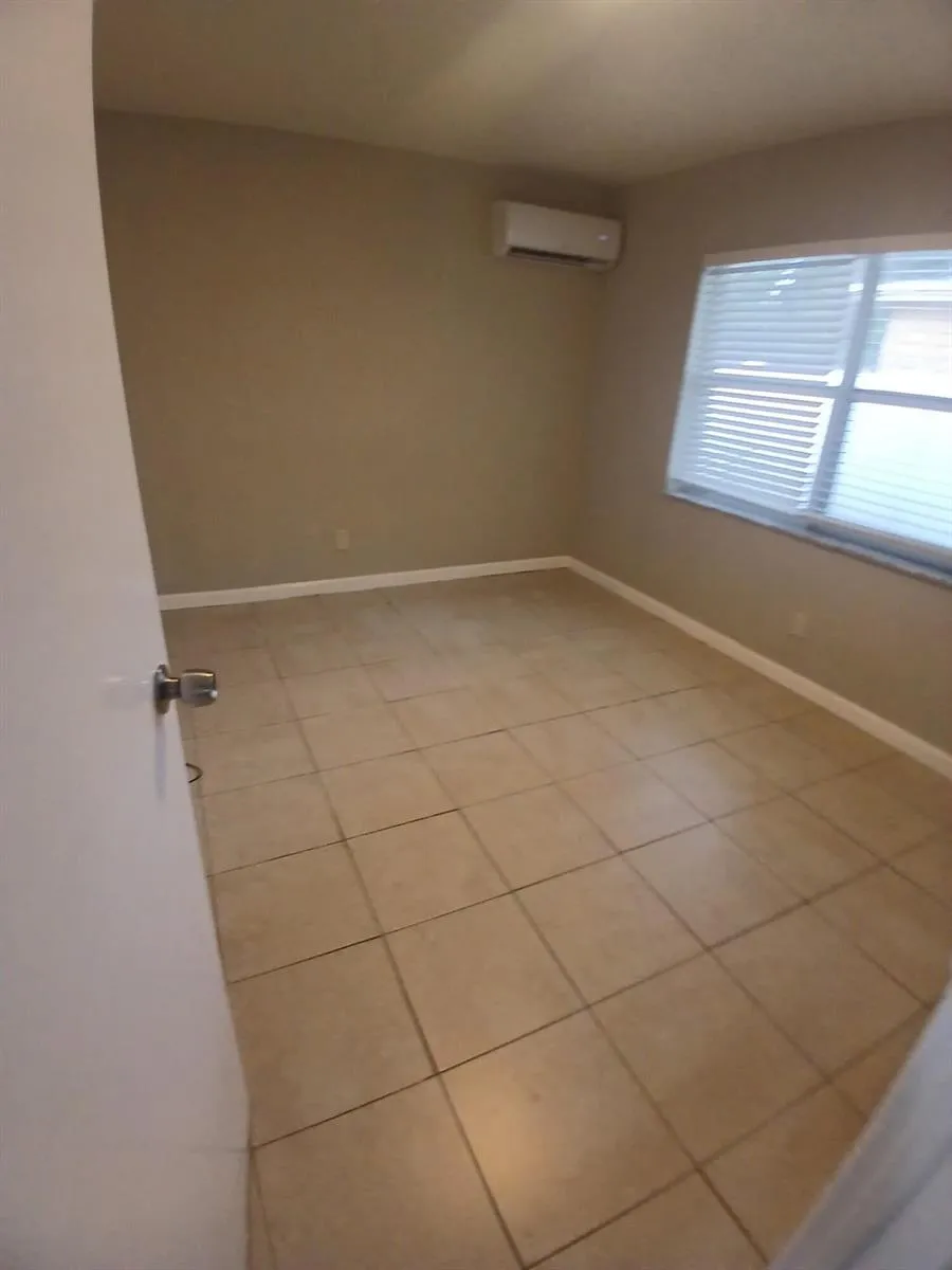 126 NW 8TH AVENUE #1 Dania Beach, FL 33004