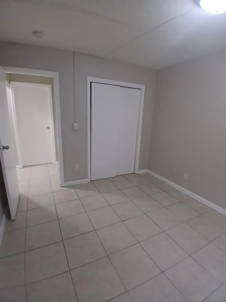 126 NW 8TH AVENUE #1 Dania Beach, FL 33004