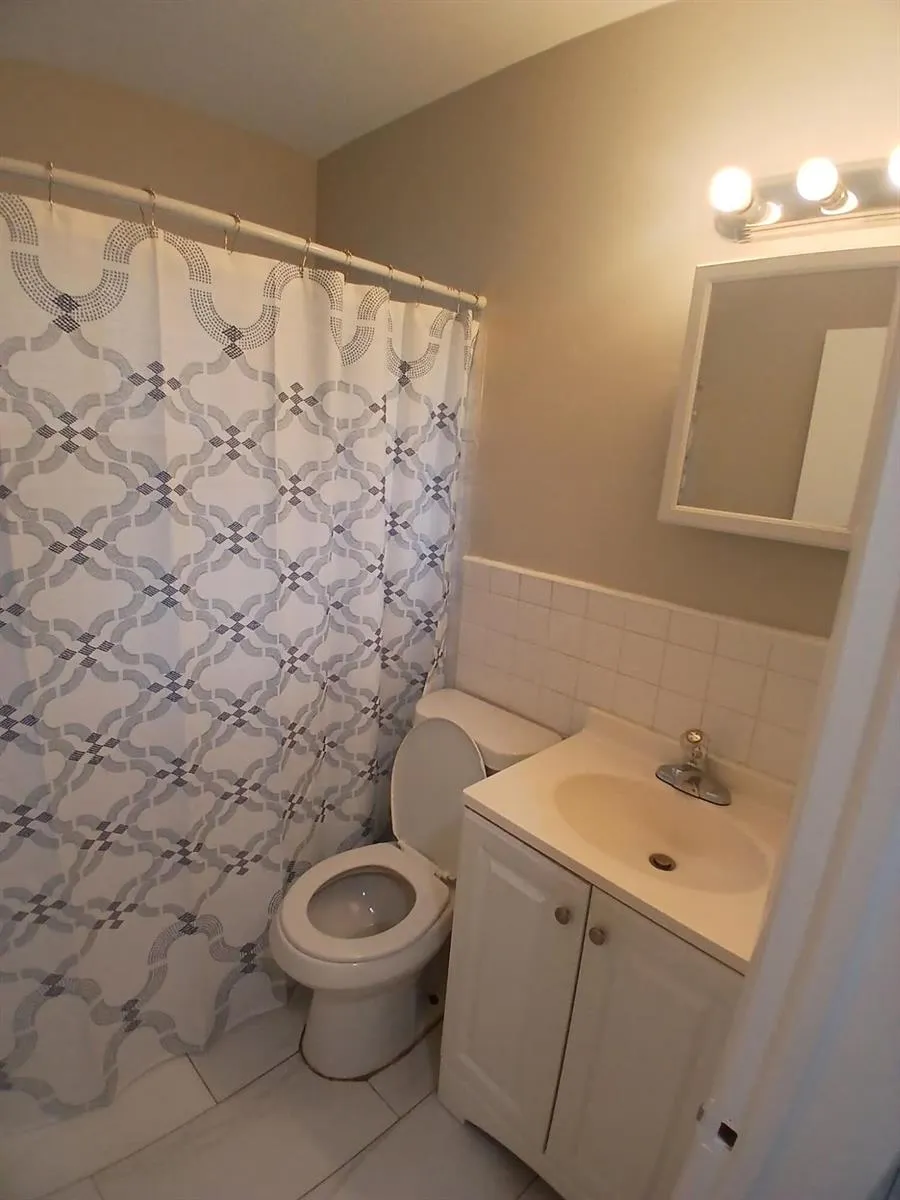 126 NW 8TH AVENUE #1 Dania Beach, FL 33004