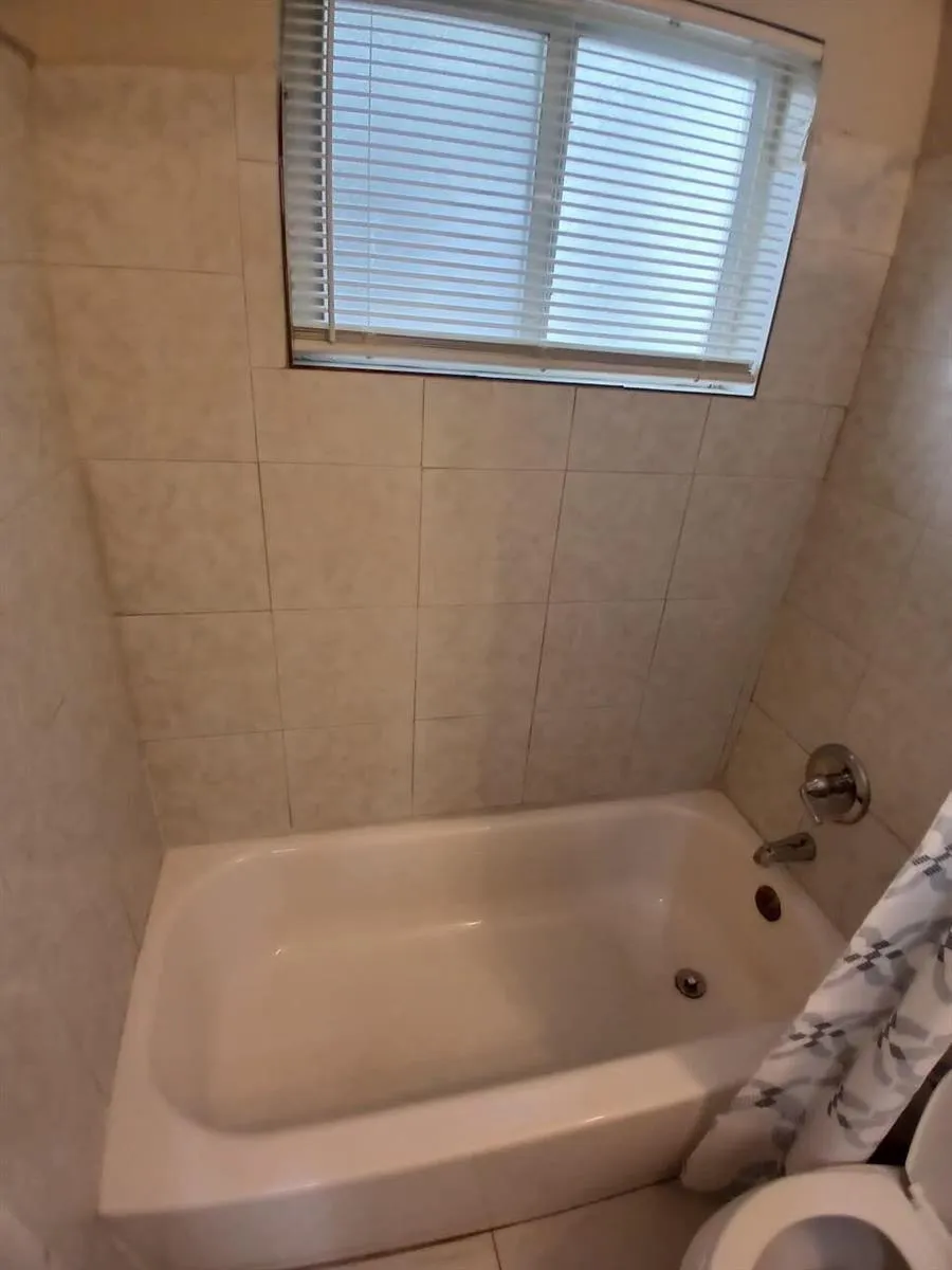 126 NW 8TH AVENUE #1 Dania Beach, FL 33004