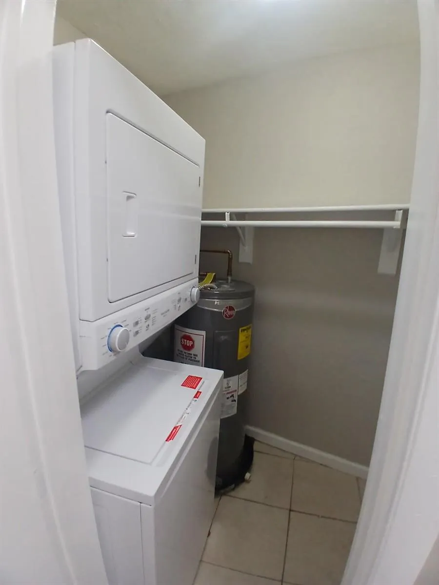 126 NW 8TH AVENUE #1 Dania Beach, FL 33004
