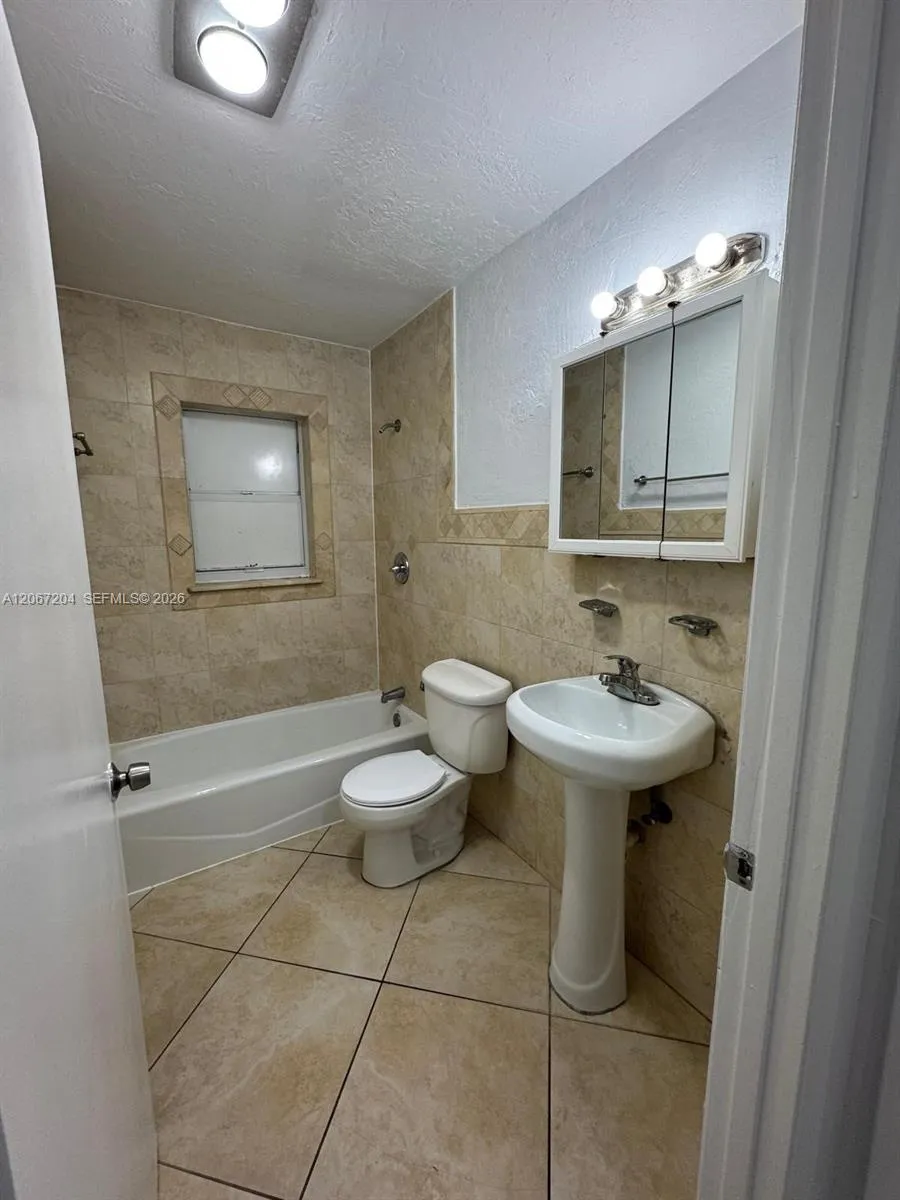 1746 3rd Ave N #10 Lake Worth, FL 33460