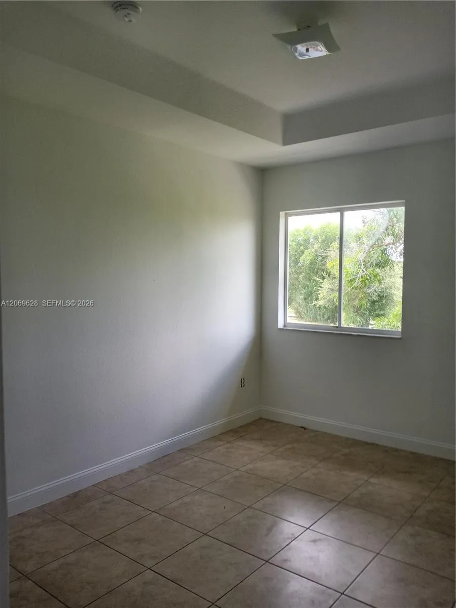 18125 NW 74th Ct #18125 Hialeah, FL 33015