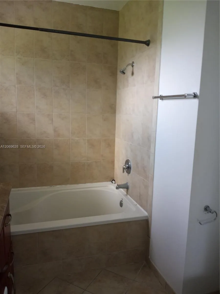 18125 NW 74th Ct #18125 Hialeah, FL 33015