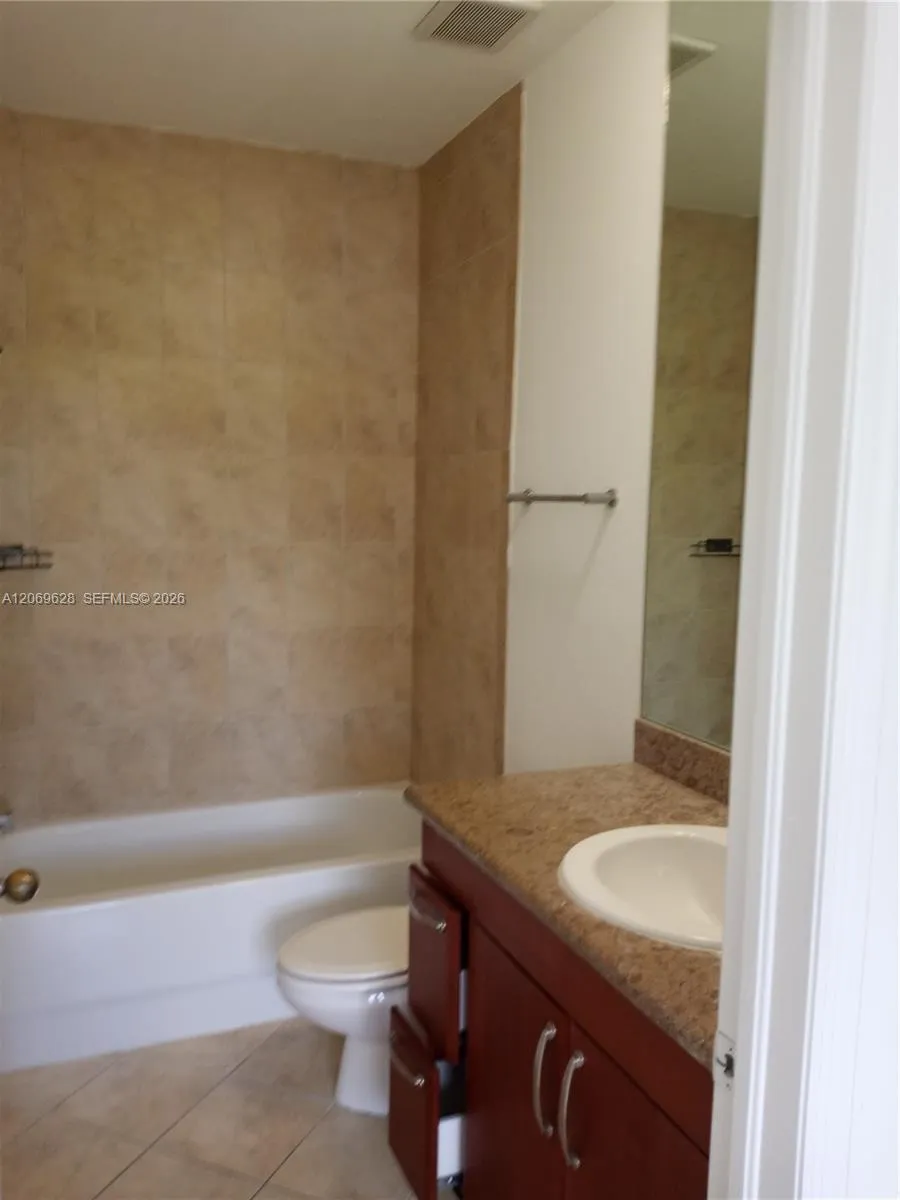 18125 NW 74th Ct #18125 Hialeah, FL 33015