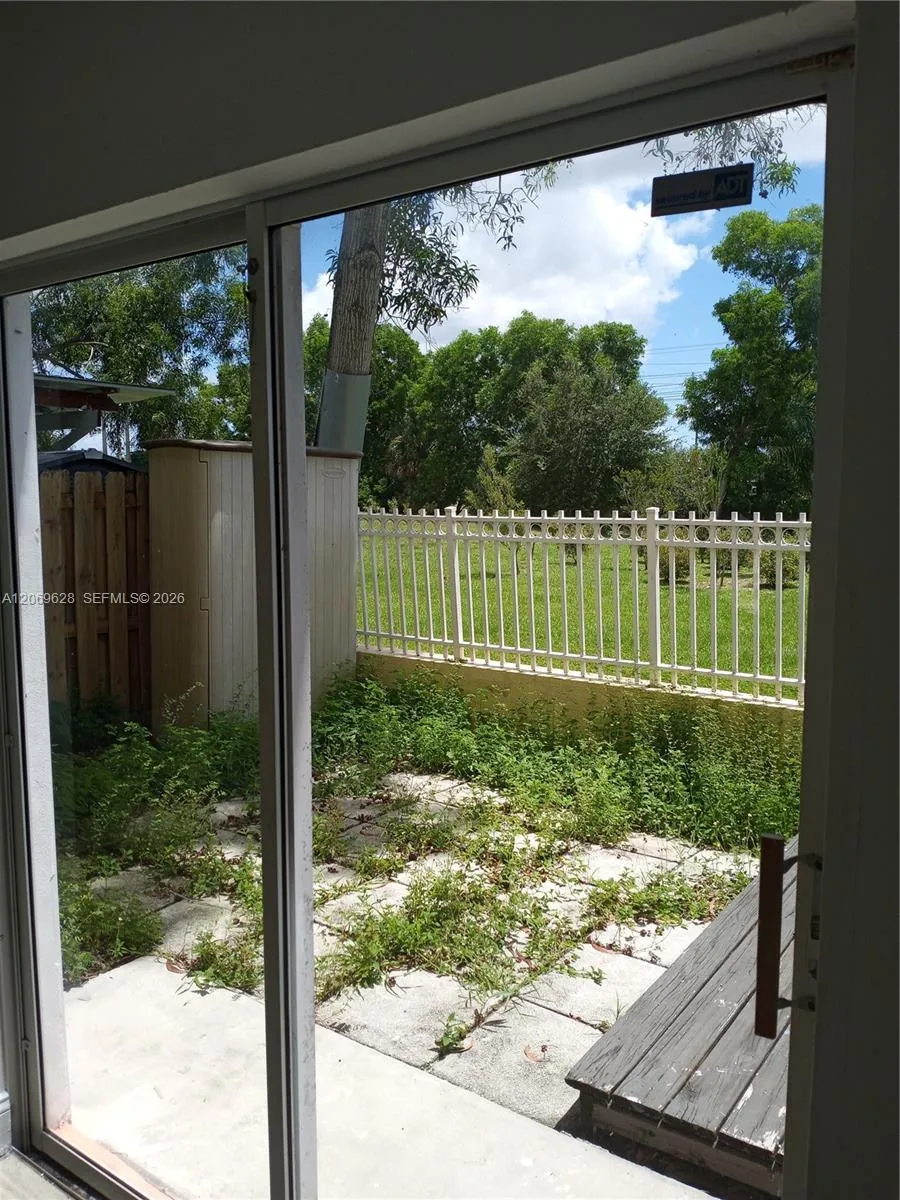18125 NW 74th Ct #18125 Hialeah, FL 33015