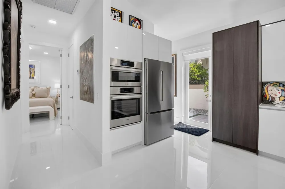 5372 NW 21st Avenue Boca Raton, FL 33496