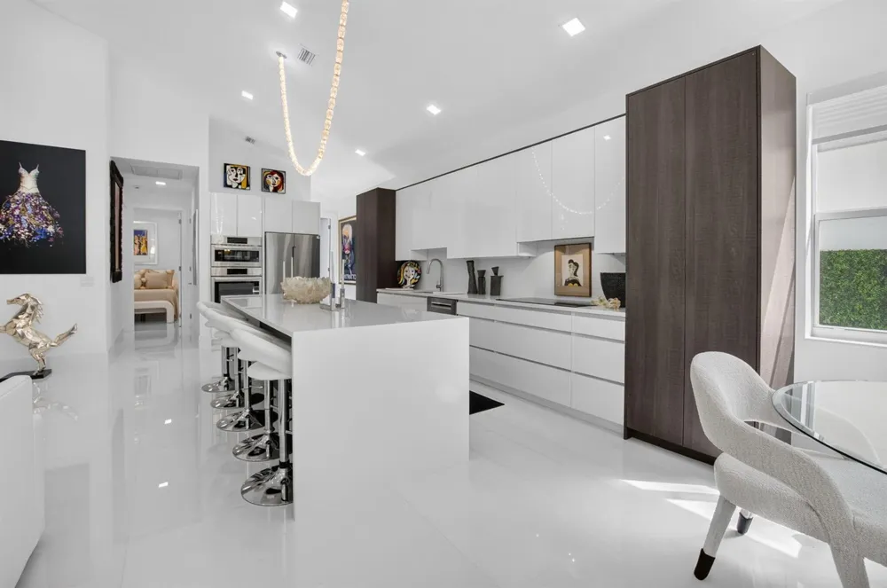 5372 NW 21st Avenue Boca Raton, FL 33496