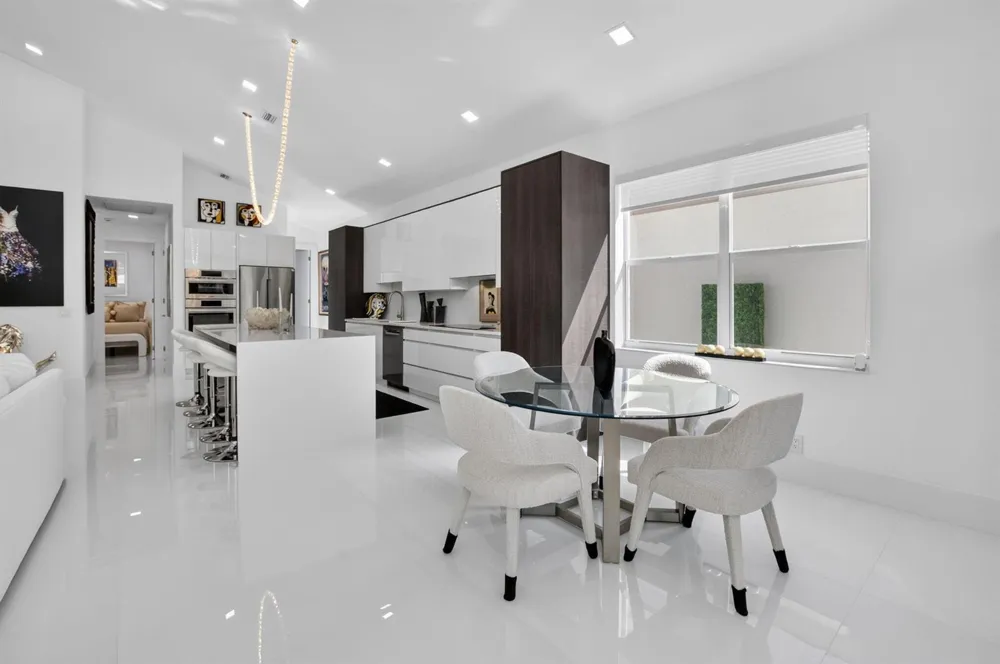 5372 NW 21st Avenue Boca Raton, FL 33496