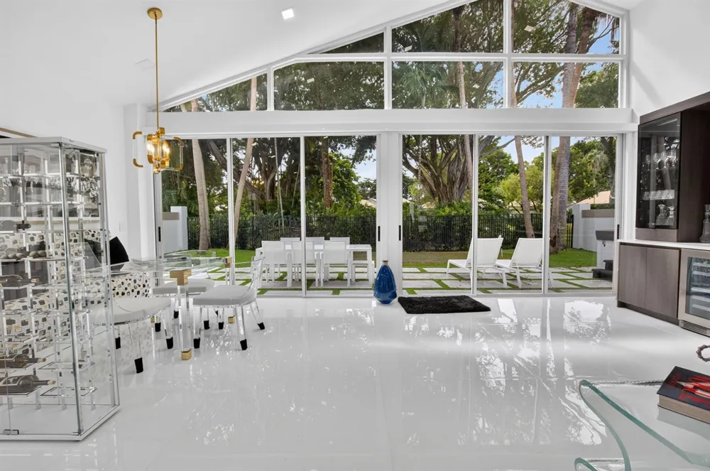 5372 NW 21st Avenue Boca Raton, FL 33496