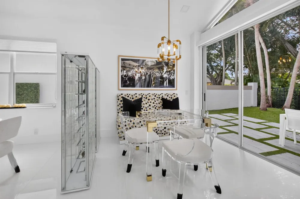 5372 NW 21st Avenue Boca Raton, FL 33496