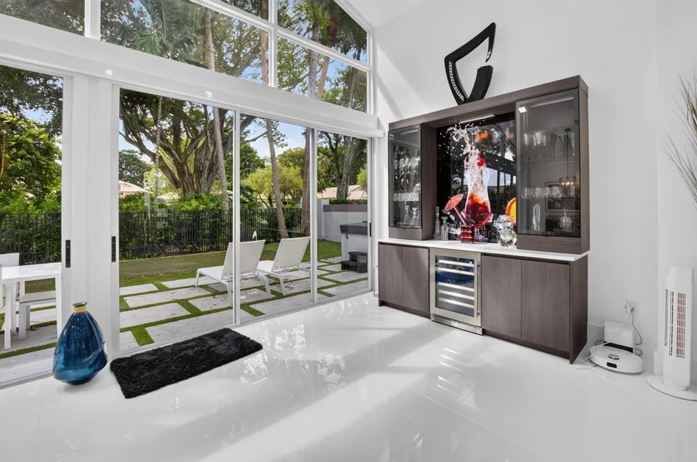 5372 NW 21st Avenue Boca Raton, FL 33496