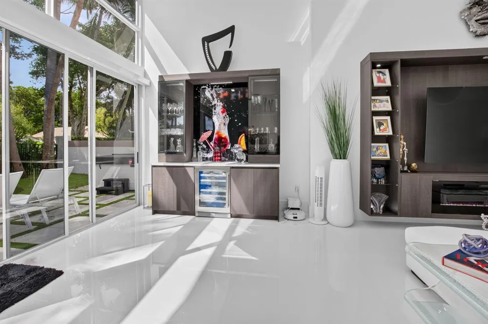 5372 NW 21st Avenue Boca Raton, FL 33496