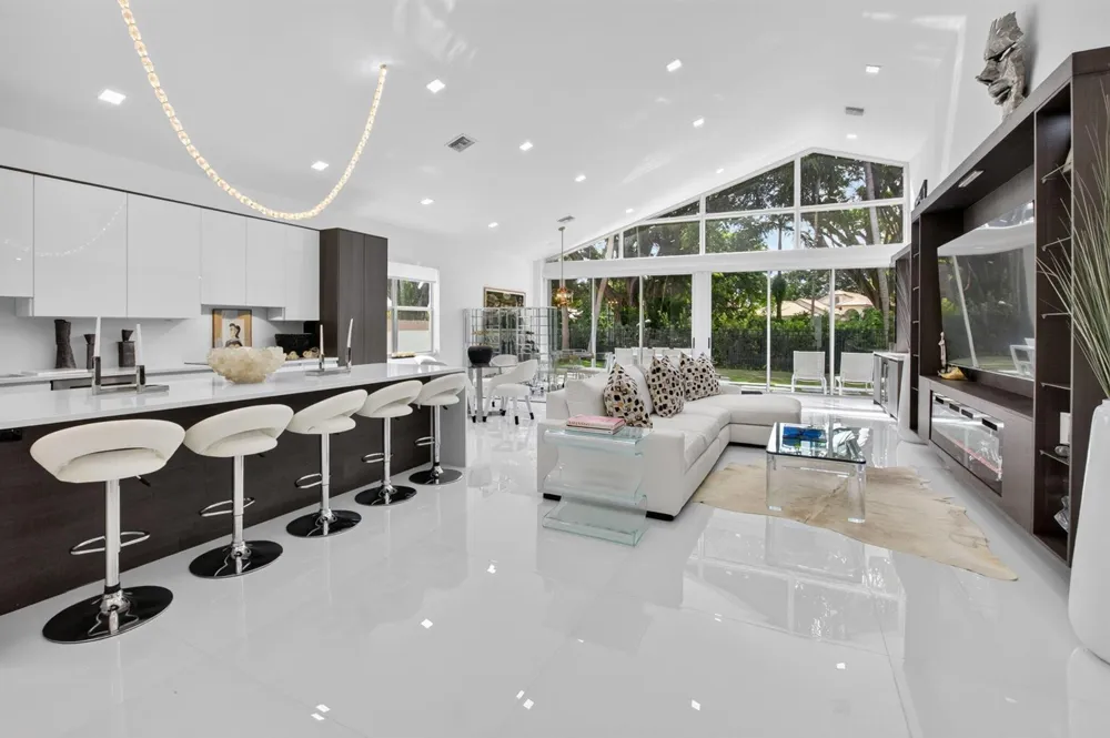 5372 NW 21st Avenue Boca Raton, FL 33496