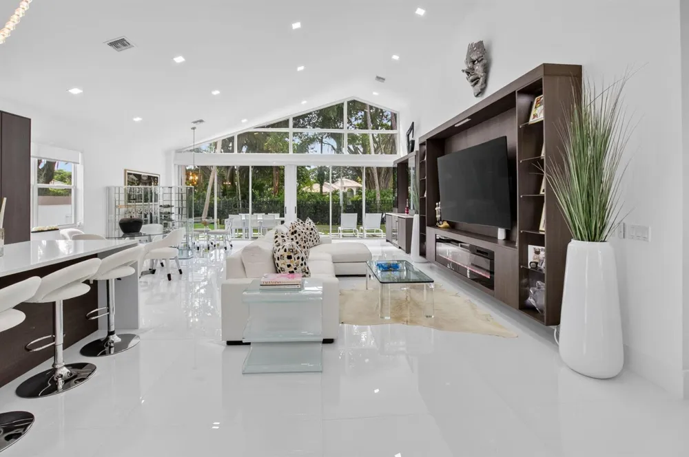 5372 NW 21st Avenue Boca Raton, FL 33496