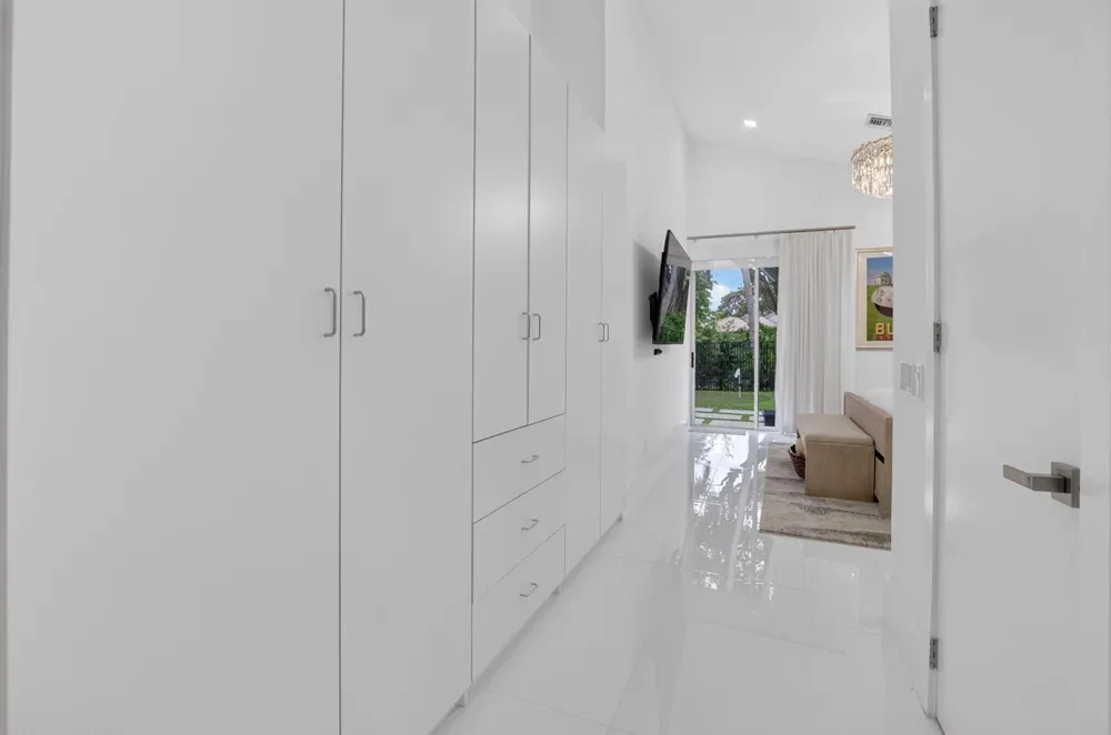 5372 NW 21st Avenue Boca Raton, FL 33496