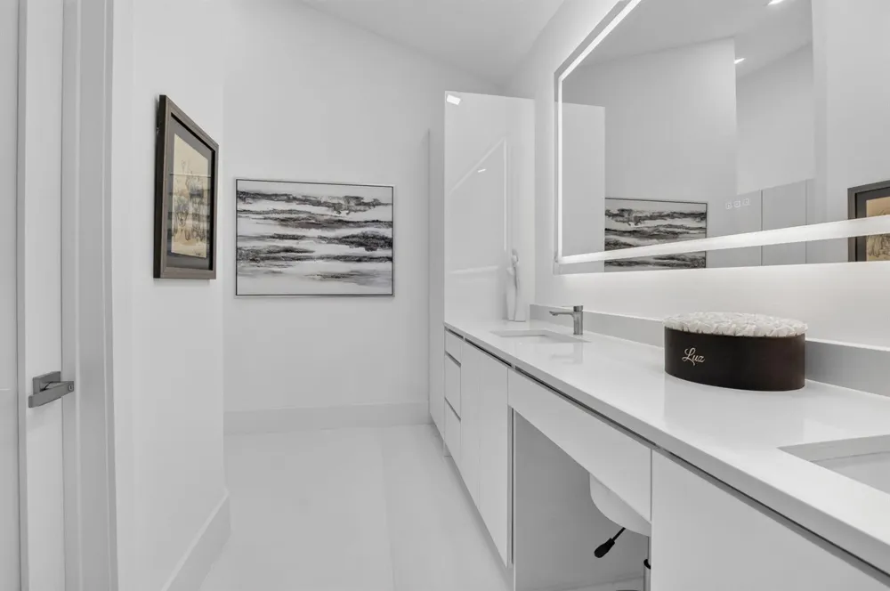 5372 NW 21st Avenue Boca Raton, FL 33496
