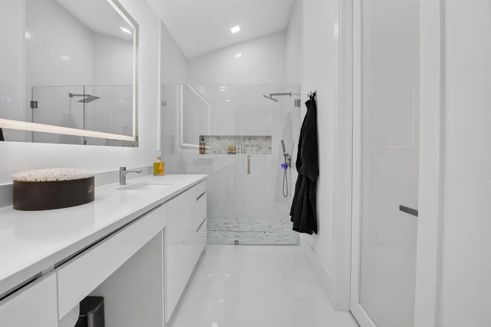 5372 NW 21st Avenue Boca Raton, FL 33496
