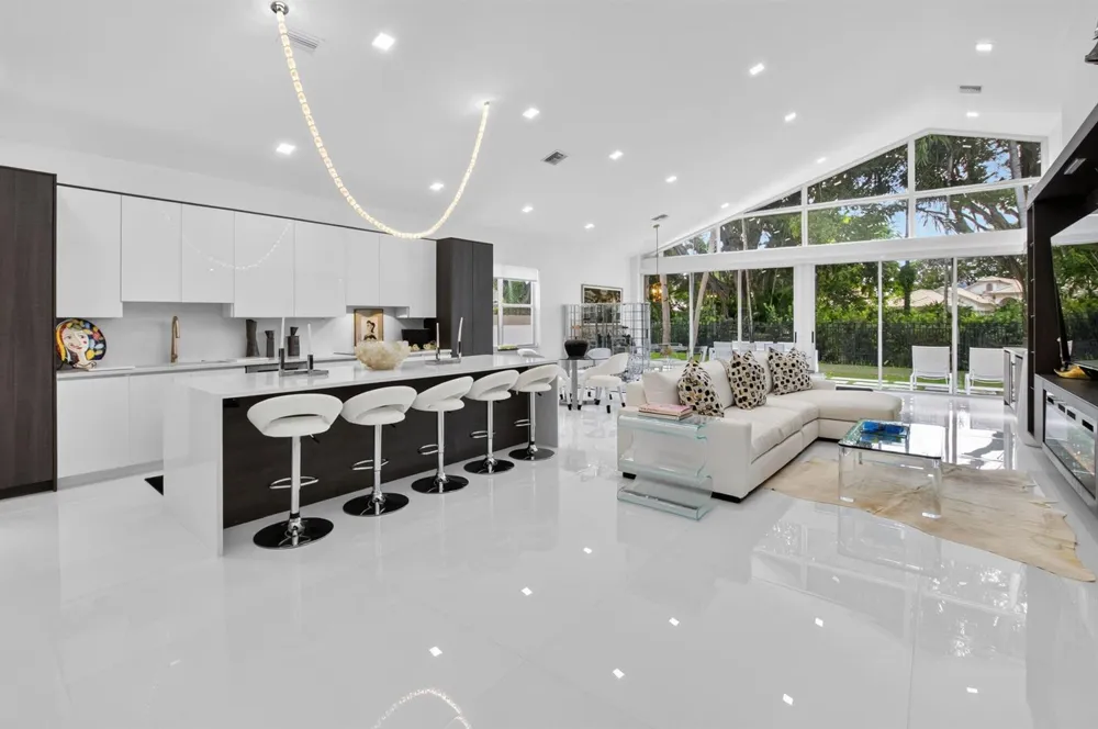 5372 NW 21st Avenue Boca Raton, FL 33496