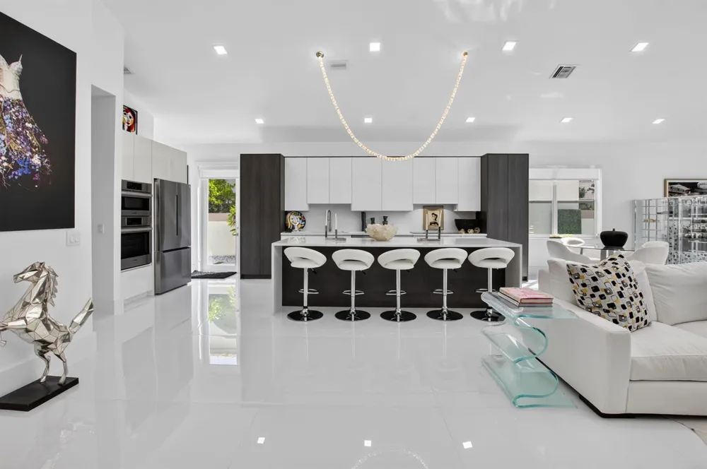 5372 NW 21st Avenue Boca Raton, FL 33496