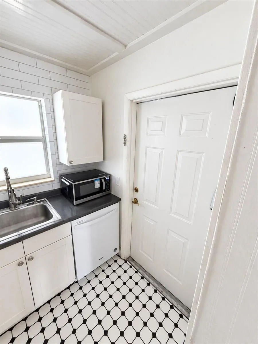 510 Lake Shore Drive #29 Lake Park, FL 33403