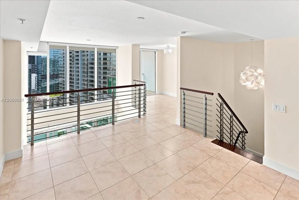 41 SE 5th St #1908 Miami, FL 33131