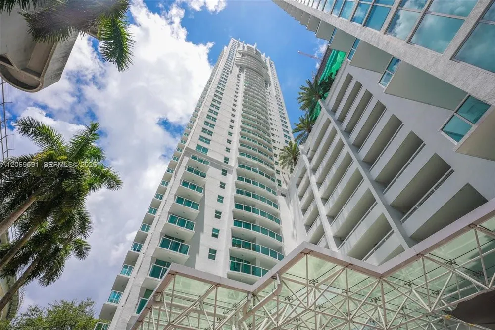 41 SE 5th St #1908 Miami, FL 33131