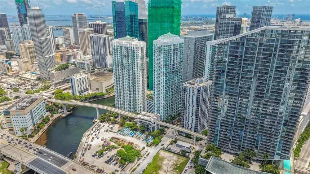 41 SE 5th St #1908 Miami, FL 33131