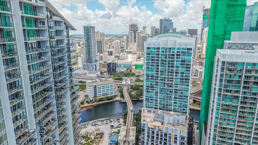 41 SE 5th St #1908 Miami, FL 33131