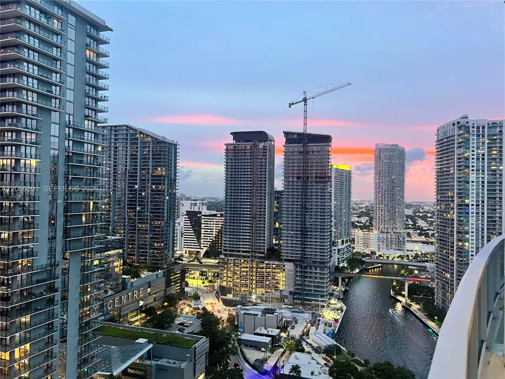 41 SE 5th St #1908 Miami, FL 33131
