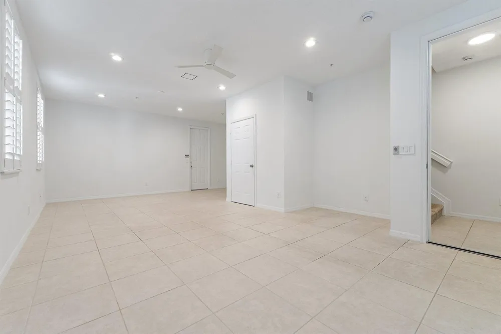 4273 E Main Street Jupiter, FL 33458