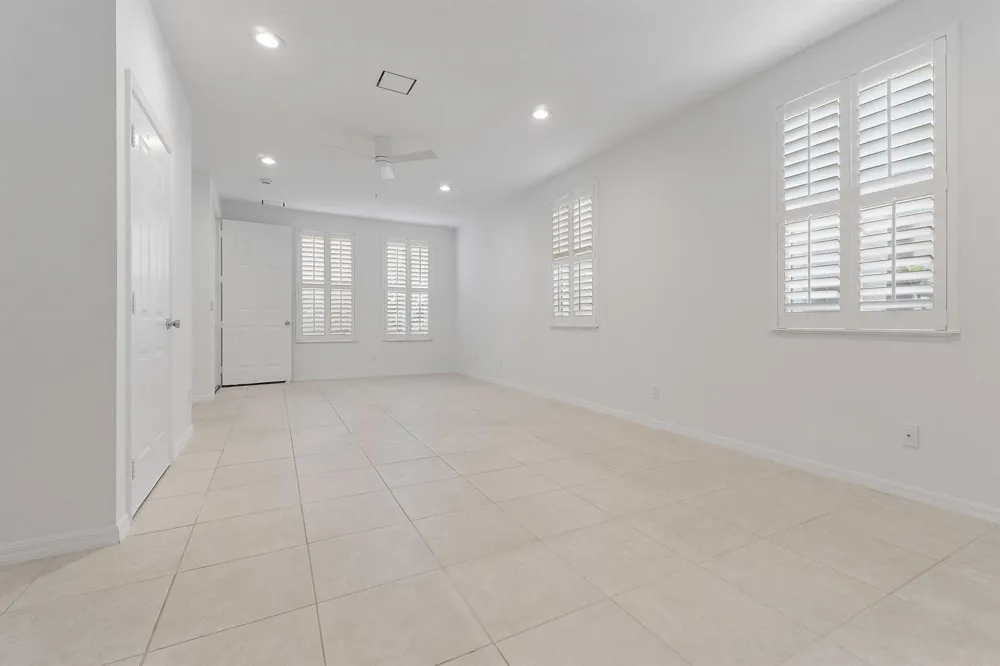 4273 E Main Street Jupiter, FL 33458