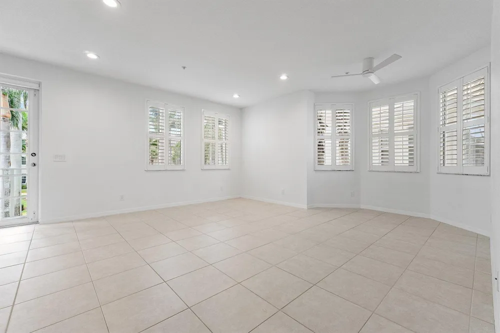 4273 E Main Street Jupiter, FL 33458