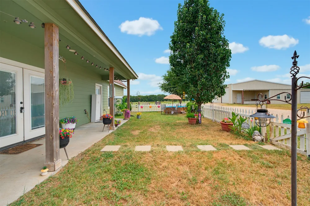 4493 County Road 304 Rockdale, TX 76567