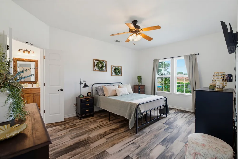 4493 County Road 304 Rockdale, TX 76567