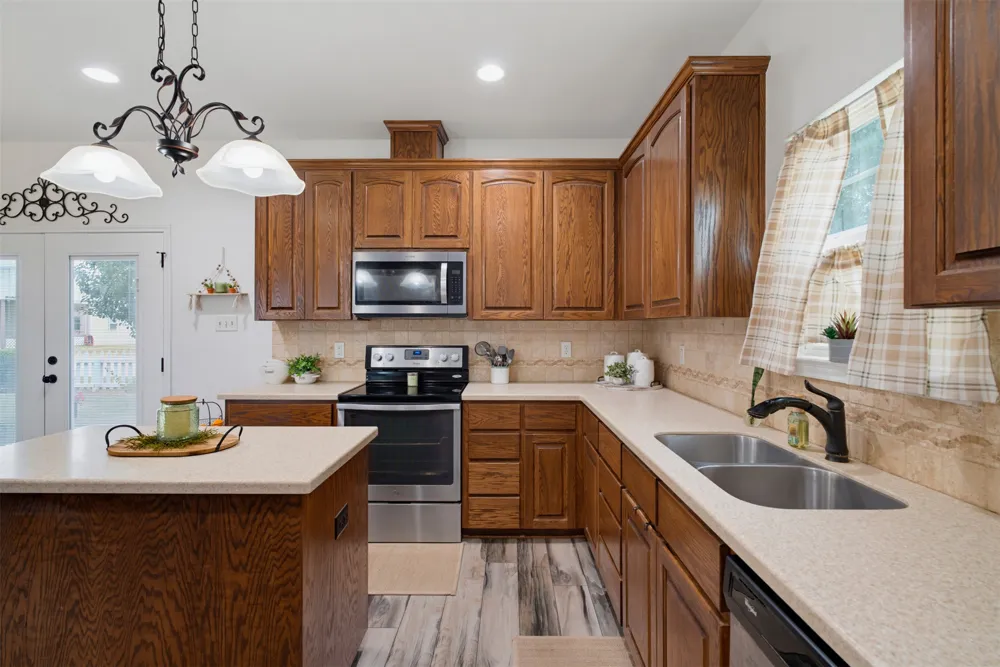 4493 County Road 304 Rockdale, TX 76567