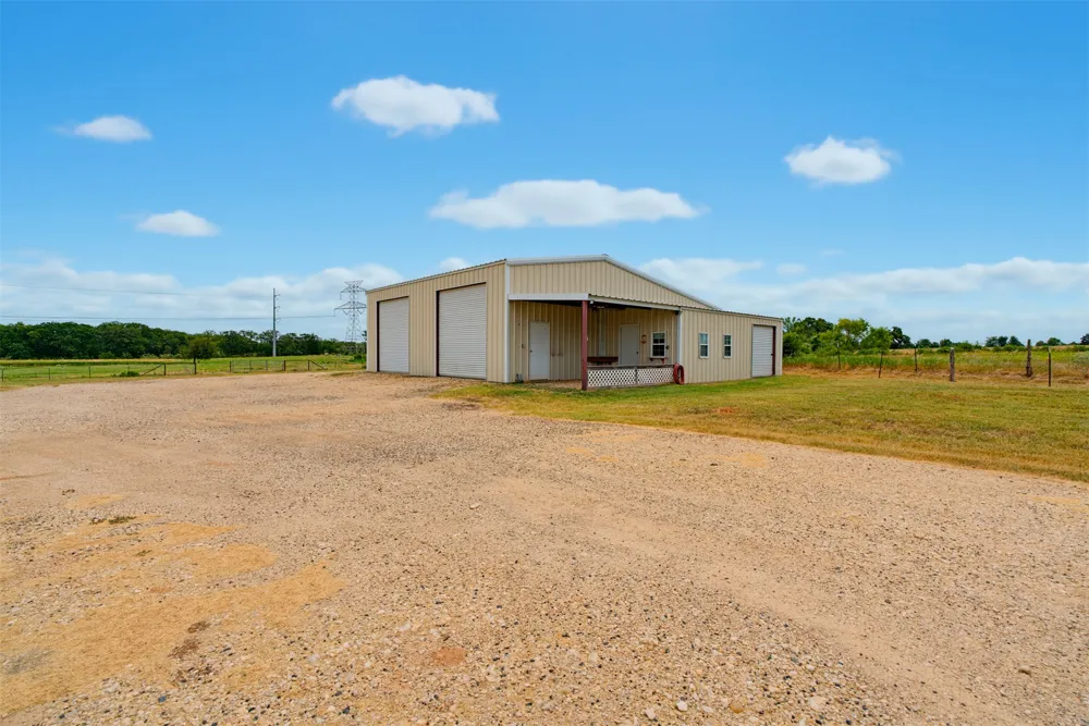 4493 County Road 304 Rockdale, TX 76567