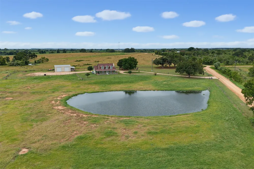 4493 County Road 304 Rockdale, TX 76567